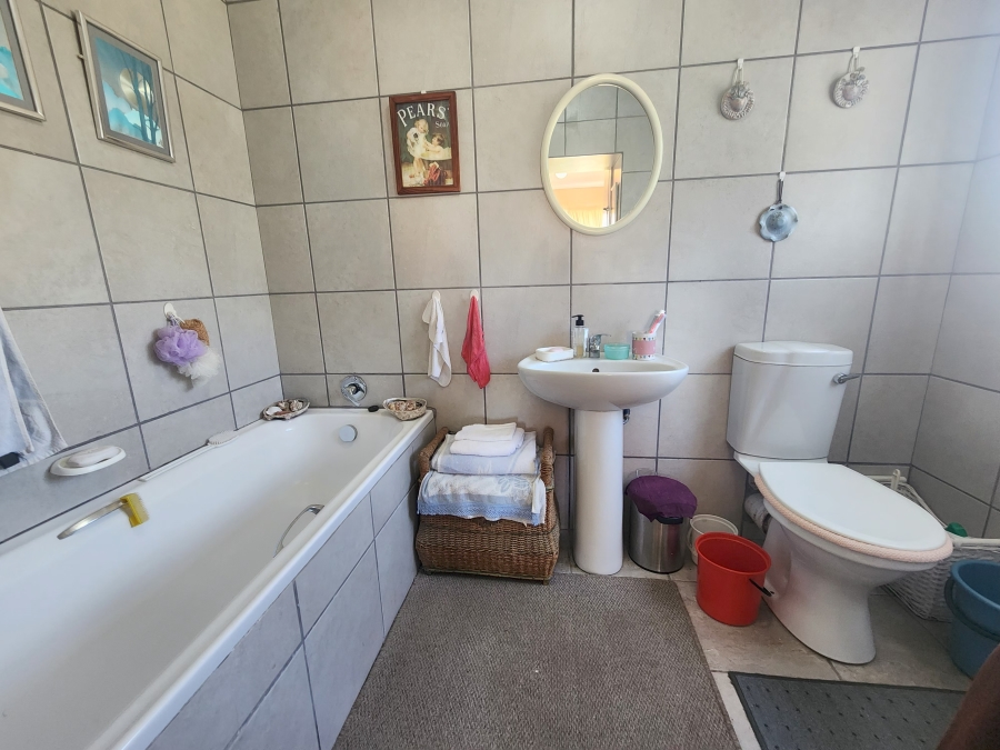 2 Bedroom Property for Sale in Tergniet Western Cape